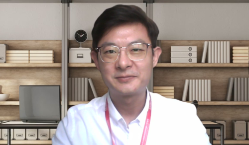 卢耀华.png